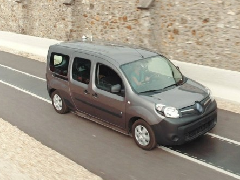 邊跑邊充的大功率無線充電 高通的逆天黑科技